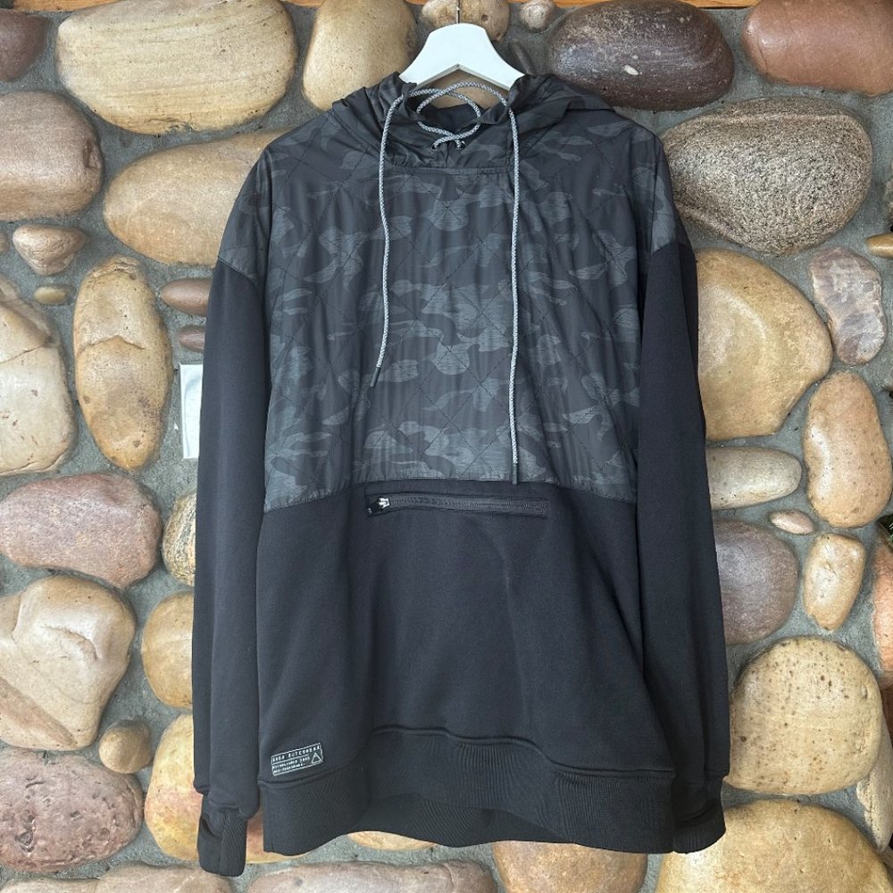 Saga Outerwear anorak in camo for skiing / snowboarding size L